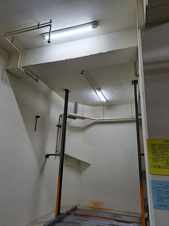 地下停車場感應燈管更換